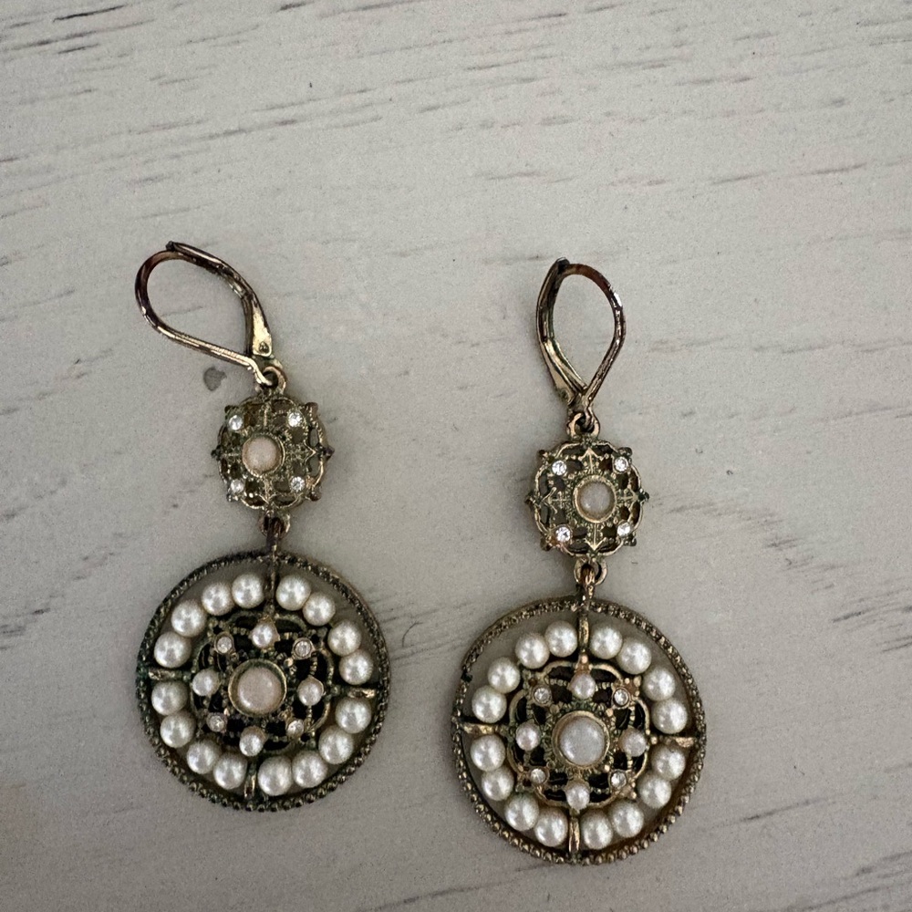 Lucky Brand Elegant Gold and White Pearl Drop Clasp Earrings